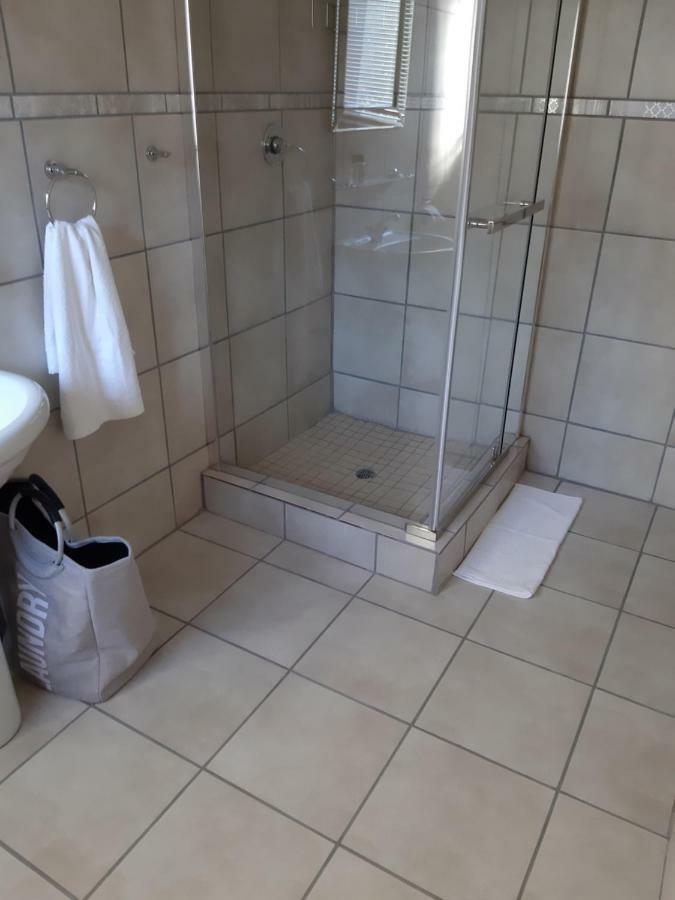 Fochville Guesthouse Ngoại thất bức ảnh